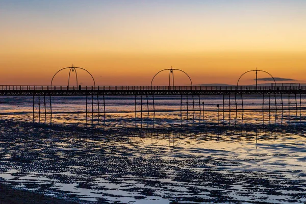 Ijzeren Pier Bij Southport Strand Met Een Laagwater Bij Zonsondergang — Stockfoto