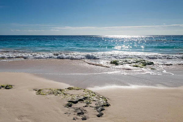 Zonlicht Schijnt Oceaan Bij Elbow Beach Het Eiland Bermuda — Stockfoto