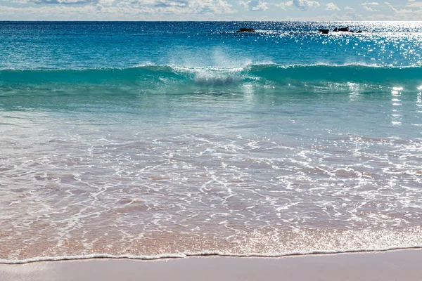 Vlny Šplouchající Písčité Pláži Horseshoe Bay Bermudy — Stock fotografie