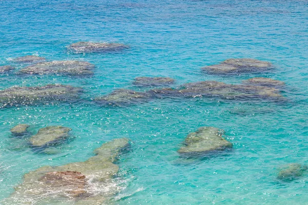 Скалы Море — стоковое фото