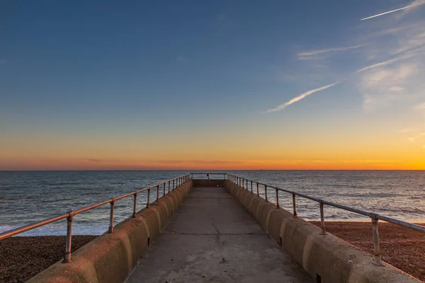 Blick Von Einem Steg Auf Das Meer Mit Einem Sonnenuntergang — Stockfoto