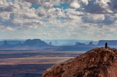 Utah 'taki Muley Point manzarası, Uzakta Monument Valley