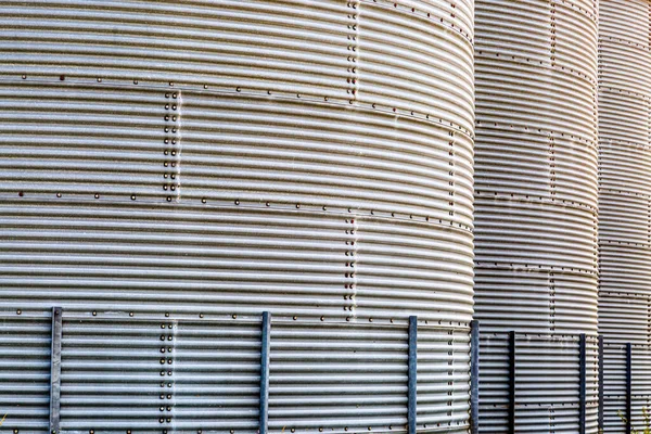 Una Fotografía Marco Completo Grandes Ascensores Grano Una Granja — Foto de Stock