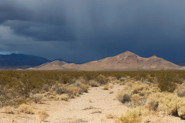 Chmury Deszczowe Dolina Śmierci — Zdjęcie stockowe