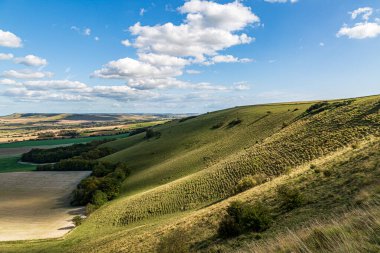 Güneşli bir yaz günü, Lewes yakınlarında Kingston 'dan Güney Downs manzarası.