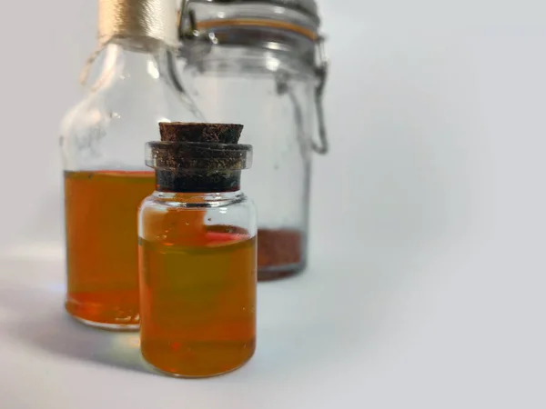 Pociones Con Líquido Naranja Juego Alquimia Con Frascos Botellas Vidrio — Foto de Stock