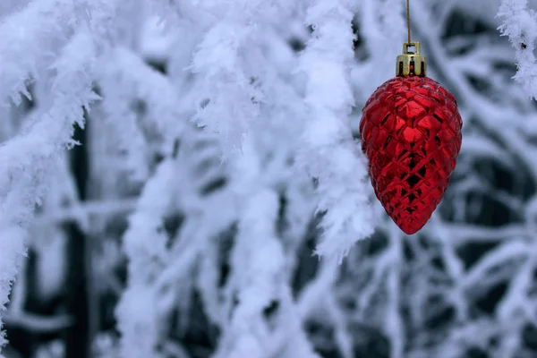 Bola Roja Navidad Nieve — Foto de Stock