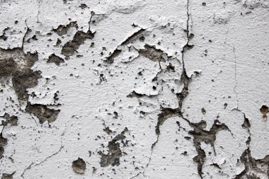 Eski boya duvardan geliyor.