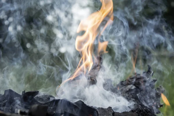 Yanan kağıt yakın çekim