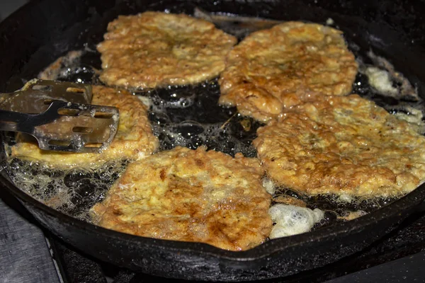 Draniki Naranja Con Col Frita Una Sartén Cerca — Foto de Stock