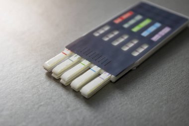 İlaçların vücuttaki belirlemek için test şeritler
