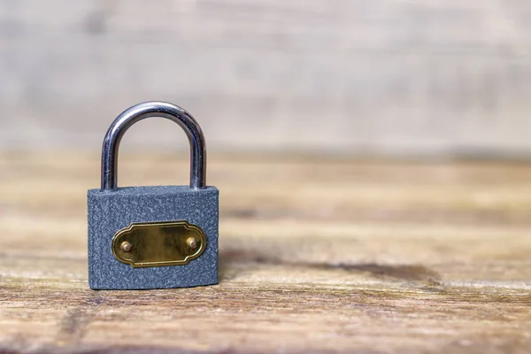 Cadenas Fer Sur Une Table Bois — Photo