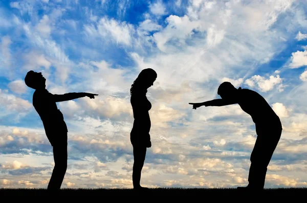 Silhouetten Van Twee Mannen Een Vrouw Met Een Vinger Naar — Stockfoto