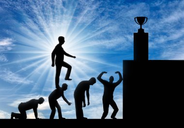 Bencil bir adam onun hedefi için adımları insanlara başkanları yürür. Narsist ve bencil bir işadamı kavramsal sahne