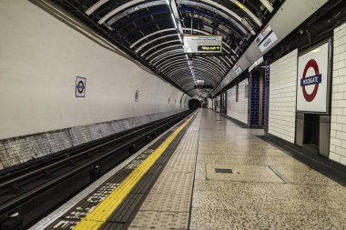 Londra, İngiltere - 31 Aralık 2017: Metro İstasyonu Moorgate Londra, İngiltere, Birleşik Krallık'taki boş
