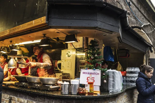 Londres Inglaterra Reino Unido Diciembre 2017 Chefs Puesto Comida China — Foto de Stock