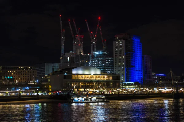 Θέα Του Ουρανοξύστη Και Στον Ποταμό Τάμεση Βράδυ Στο Λονδίνο — Φωτογραφία Αρχείου