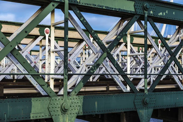 Ponte Metálica Para Ferrovia Com Muitas Trilhas Rio Tâmisa Londres — Fotografia de Stock