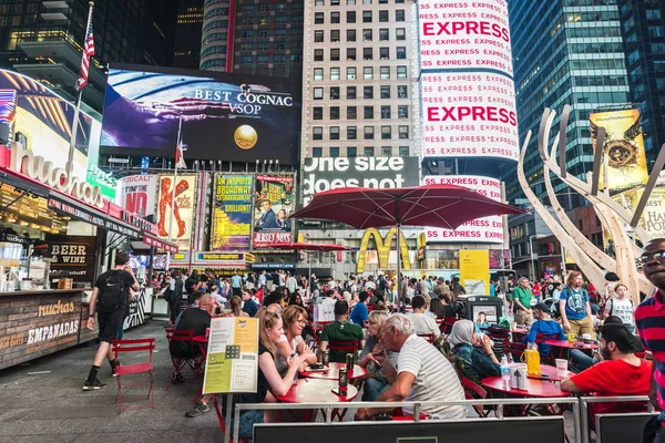 Nova York Eua Julho 2018 Times Square Noite Com Pessoas — Fotografia de Stock