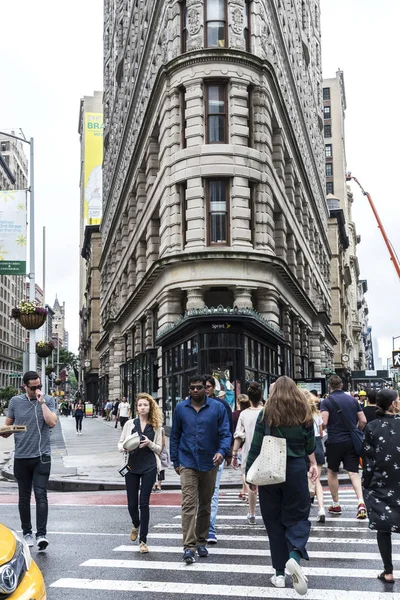 Nova York Eua Julho 2018 Fachada Edifício Flatiron Com Trânsito — Fotografia de Stock