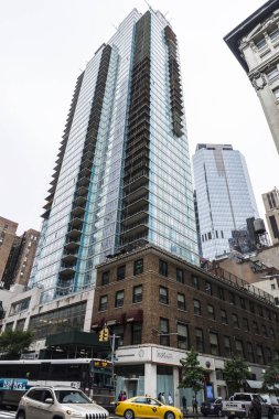 New York City, Amerika Birleşik Devletleri - 25 Temmuz 2018: Trafik ve çevresinde insanlar Manhattan New York City, Amerika Birleşik Devletleri