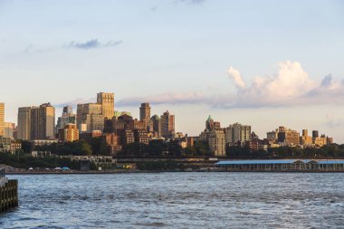 Newport ve New York City, Amerika Birleşik Devletleri Hudson Nehri manzarası