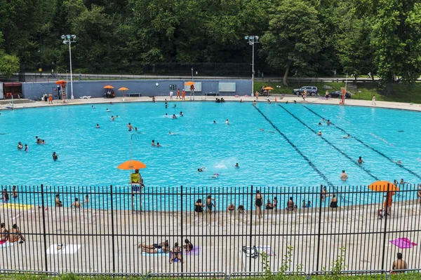 Piscina em Central Park, Nova Iorque, EUA — Fotografia de Stock