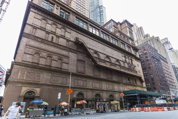Carnegie Hall en 7th Avenue en Manhattan, Nueva York, EE.UU. — Foto de Stock