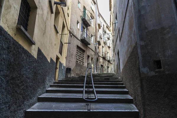 Straat in de oude stad van Cardona in Catalonië, Spanje — Stockfoto