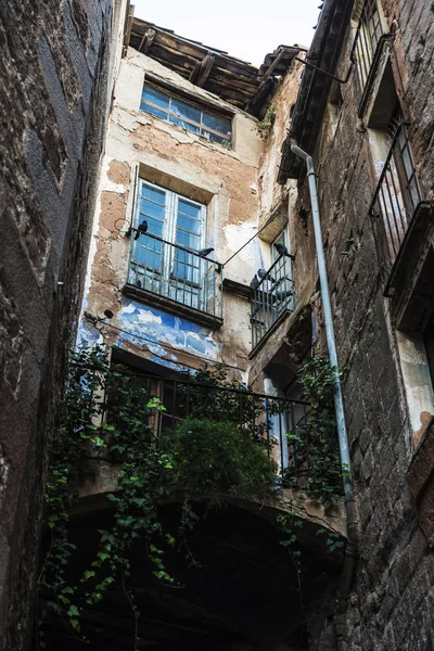 Παλαιό κτίριο στην παλιά πόλη της Καρδόνα στην Καταλονία, Ισπανία — Φωτογραφία Αρχείου