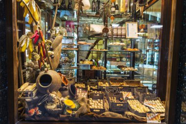 Katalonya'da bir pastanede panelçeşitleri