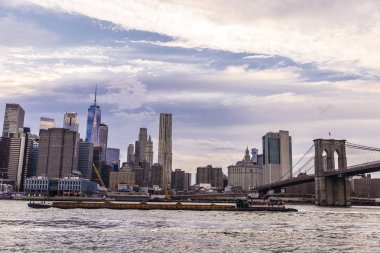 Manhattan 'da gökdelenler silueti, New York, ABD