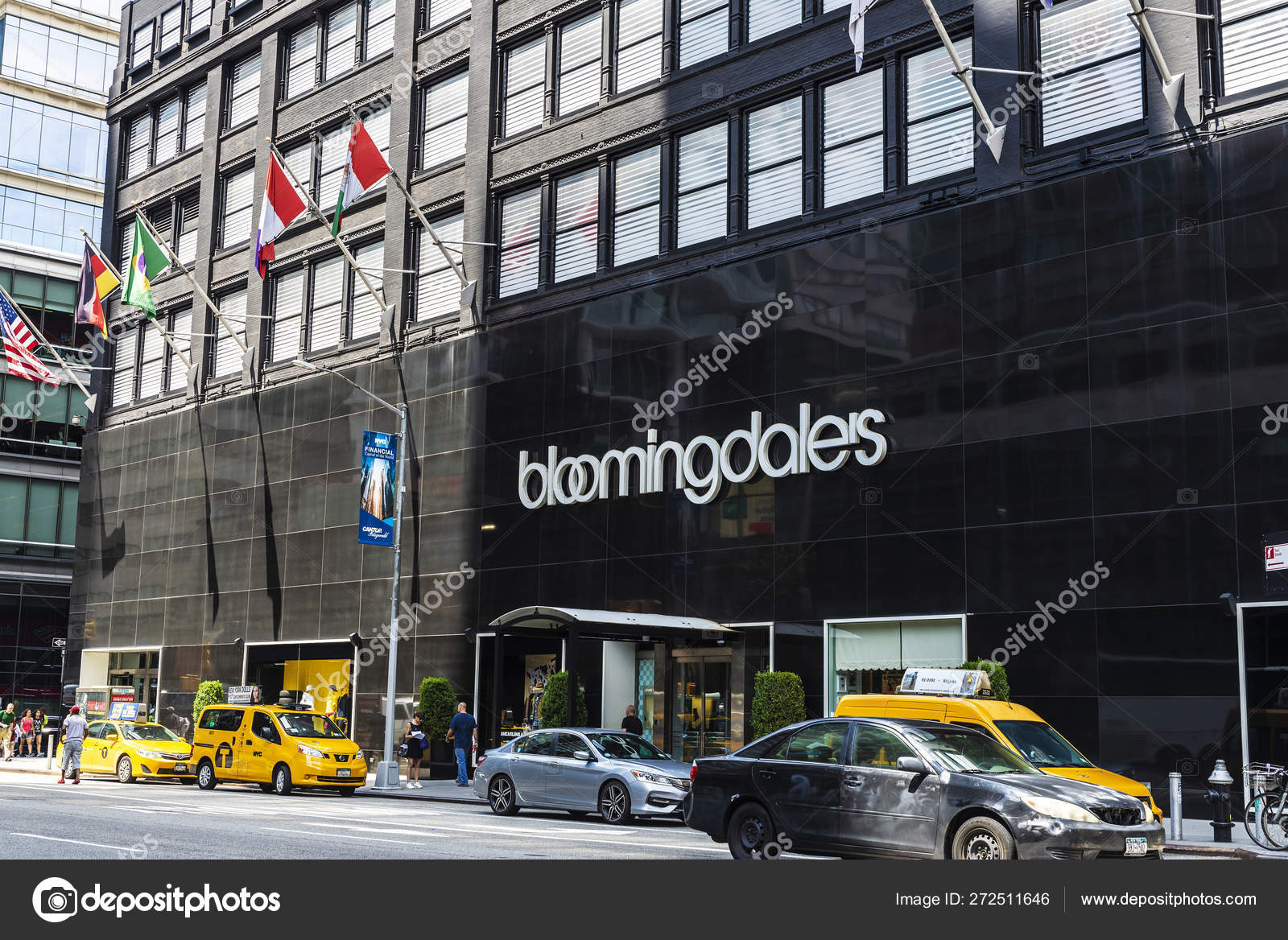 Bloomingdales department store in New York City, USA – Stock Editorial  Photo © J2R #272511646