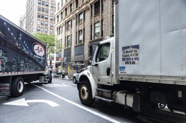 New York 'ta konteyner ile ağır kamyon, ABD