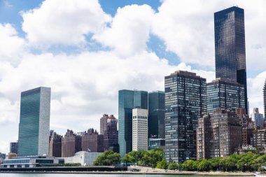 East River ve Manhattan silueti New York City, ABD