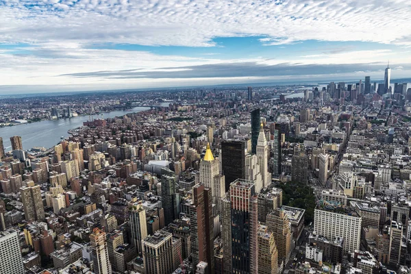 Skyline de rascacielos en Manhattan, Nueva York, EE.UU. —  Fotos de Stock