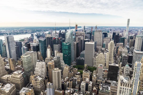 Skyline of skyscrapers in Manhattan, New York City, USA — Stock Photo, Image