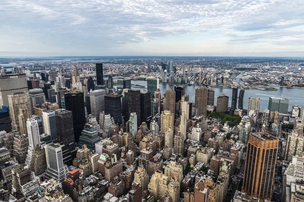 Skyline de rascacielos en Manhattan, Nueva York, EE.UU. —  Fotos de Stock