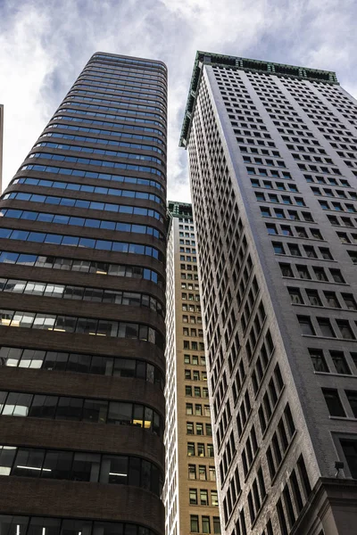 Moderne wolkenkrabbers in Manhattan, New York City, Verenigde Staten — Stockfoto