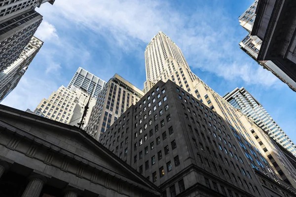 Bâtiments sur Wall Street dans le Lower Manhattan, New York, États-Unis — Photo