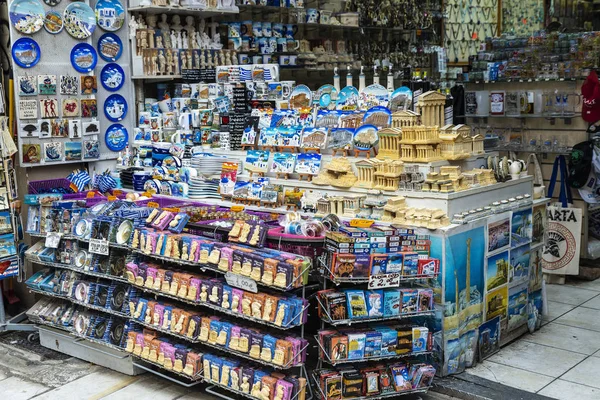 Сувенірний магазин в Афінах, Греція — стокове фото
