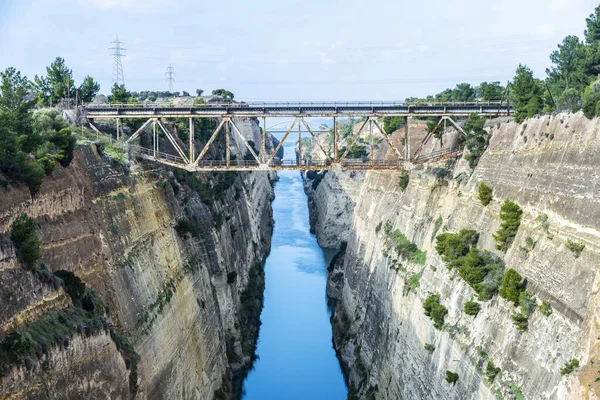 Korinthenkanal in der Landenge von Korinth, Griechenland — Stockfoto