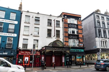 Dublin, İrlanda - 30 Aralık 2019: Dame Caddesi 'ndeki Olympia Tiyatrosu Cephesi 