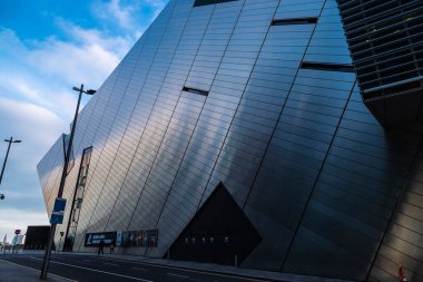 Dublin, İrlanda - 1 Ocak 2020: Bord Gis Enerji Tiyatrosu Cephesi, Büyük Kanal Tiyatrosu, Dublin, İrlanda Rıhtımı 