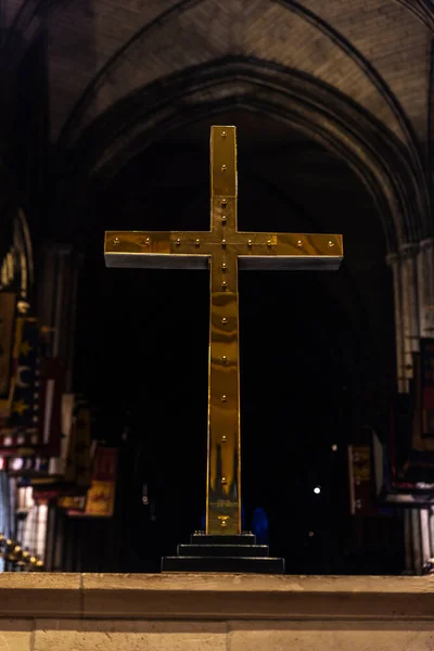 Golden Croos Altar Interior Saint Patrick Cathedral Dublin Ireland — Stock Photo, Image