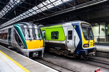Dublin, İrlanda - 1 Ocak 2020: Connolly istasyonunda veya Dublin Connolly, İrlanda 'nın en işlek tren istasyonu 
