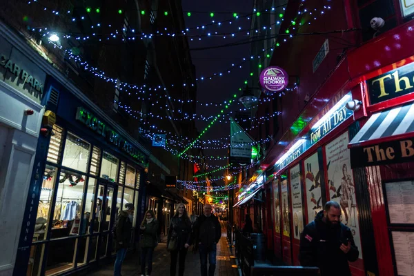 Dublin Irsko Prosince 2019 Nákupní Ulice Restauracemi Obchody Vánoční Ozdobou — Stock fotografie