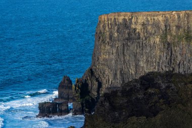Moher Kayalıkları, İrlanda 'nın Clare ilçesinin Burren bölgesinin güneybatısında yer alan deniz kayalıkları.