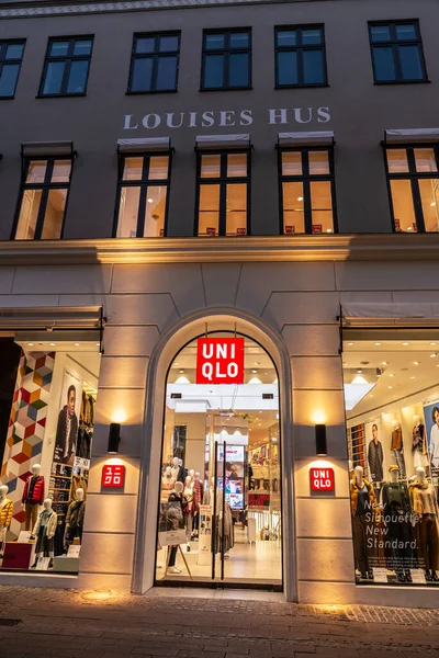 Kopenhagen Denemarken Augustus 2019 Uniqlo Modekledingwinkel Gelegen Aan Stroget Winkelstraat — Stockfoto