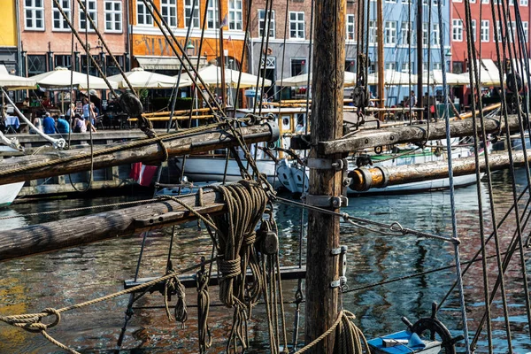 Copenhague Dinamarca Agosto 2019 Viejos Veleros Madera Amarrados Largo Canal — Foto de Stock